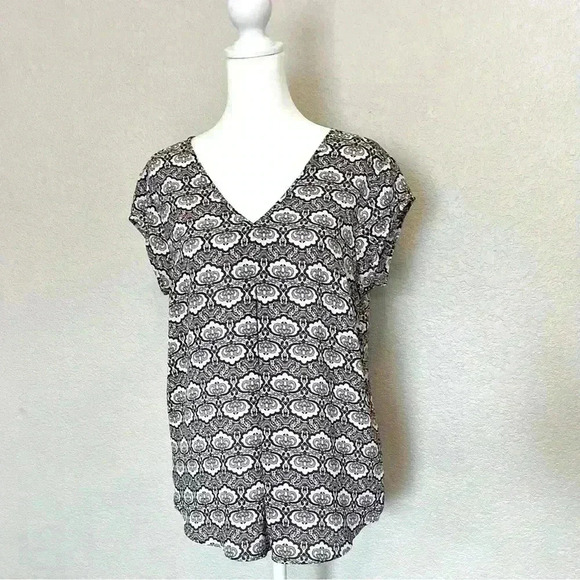 DR2 Nordstrom brand woman’s short sleeve top or blouse size small. - Picture 1 of 13